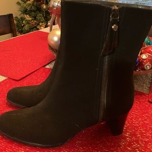 Black Womens boots size 7 M Stuart Weitzman perfect for dress, 2 inch heel
